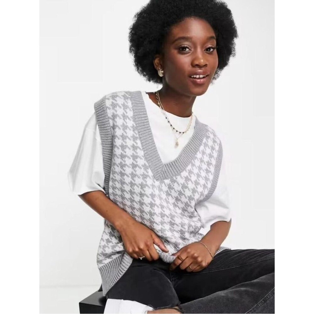 Abercrombie & Fitch Sweater Vest Gray White Houndstooth Pattern Ribbed V- Neck S